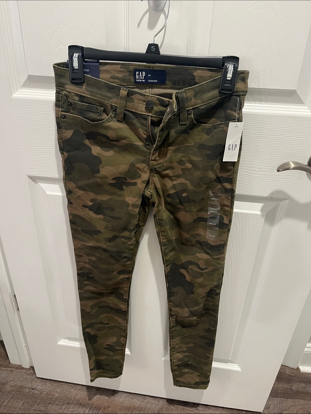 GAP Women's Camo Skinny Jeans - Olive & Brown